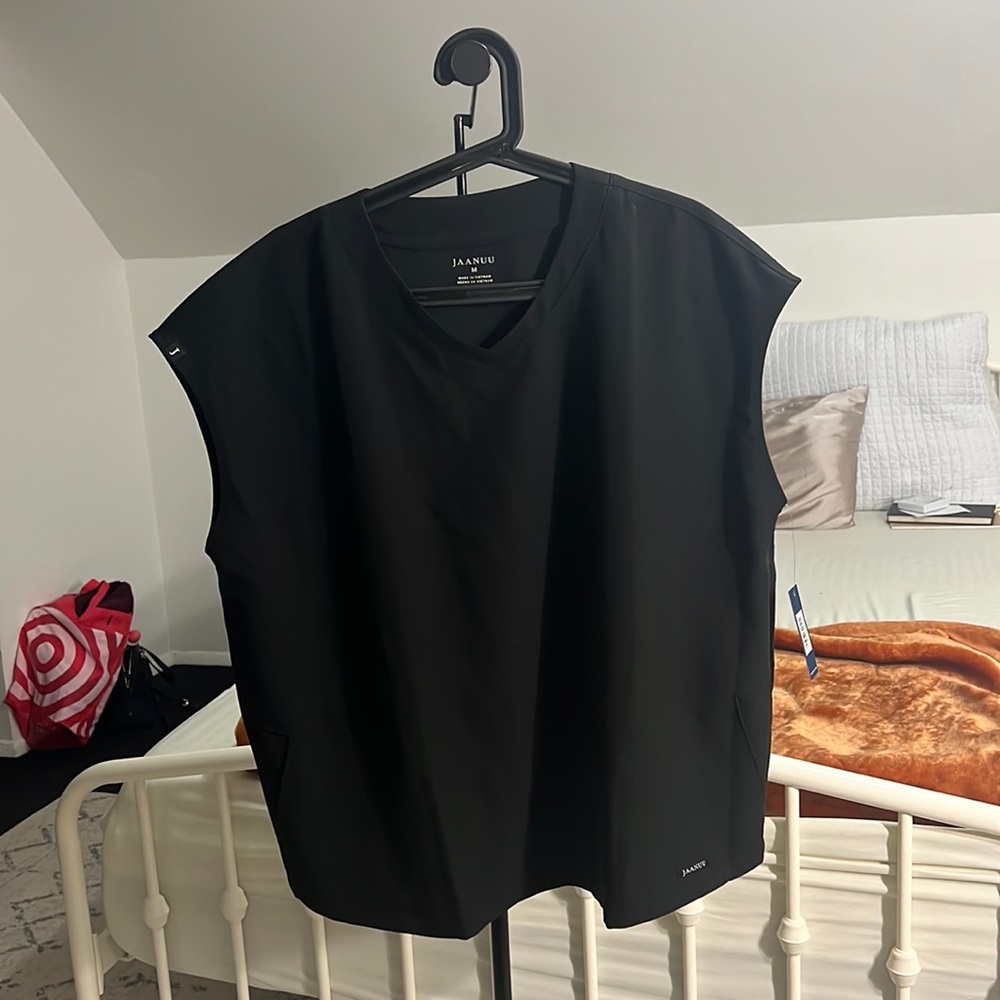 JAANUU BRAND BRAND NEW SCRUB TOP